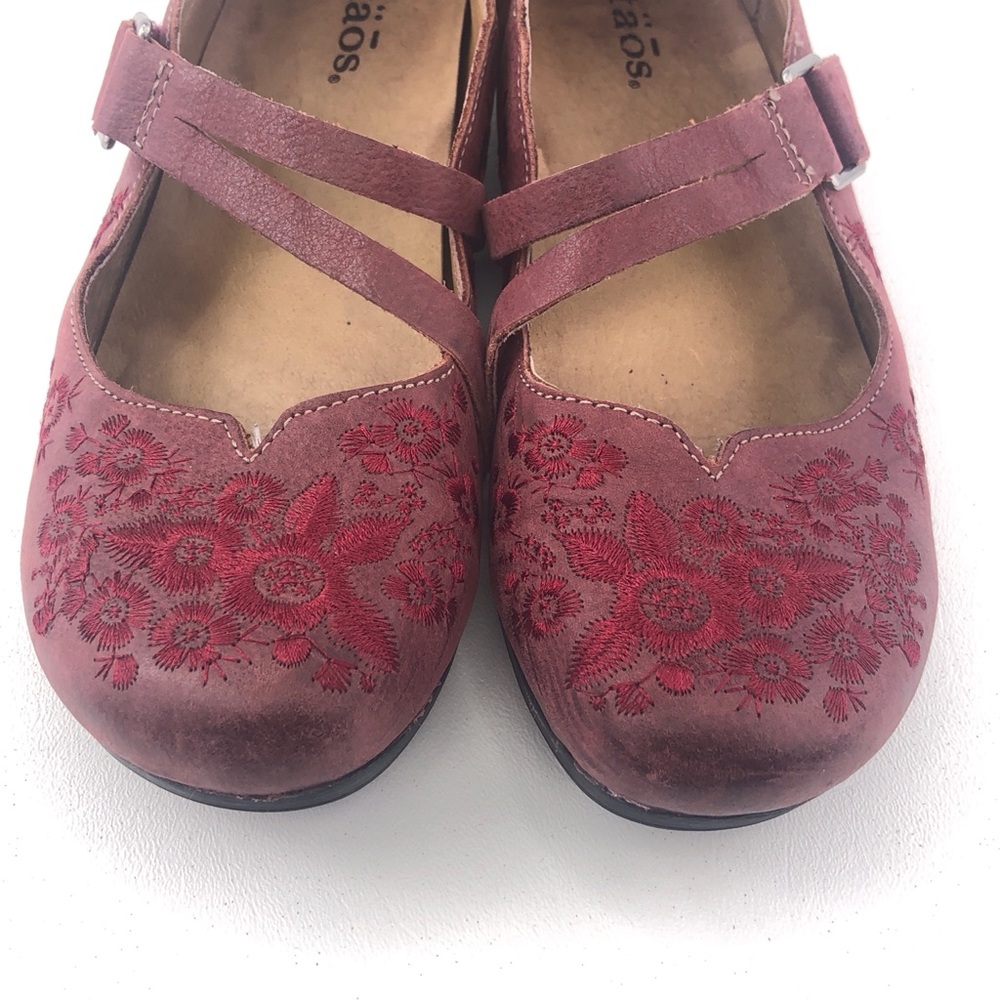 Taos Wish Embroidered Red Leather Mary Janes 6.5 - Picture 8 of 11